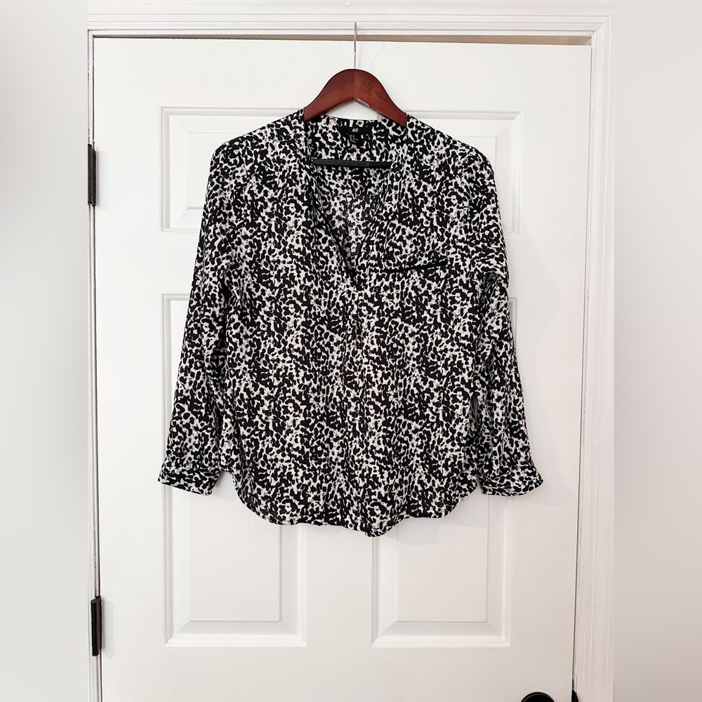 Size Small Silk H&M Leopard printed blouse.